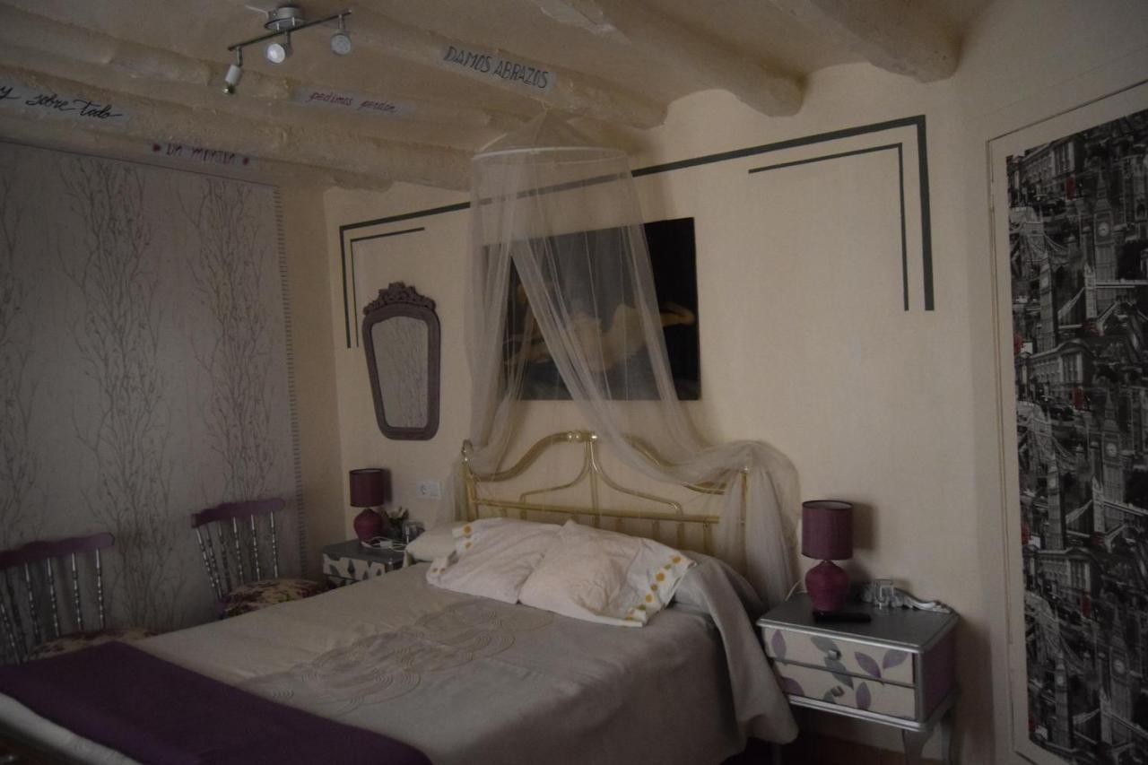 Capricho De Alcorisa Hostel ภายนอก รูปภาพ